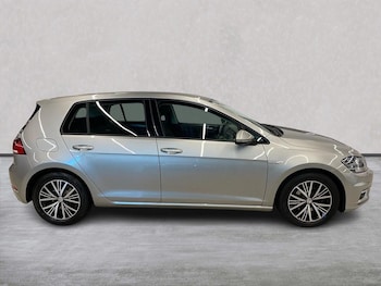 Used Volkswagen Golf 2019 for sale - 76785190: Photo