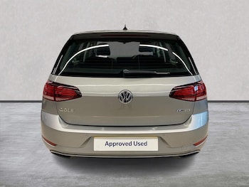 Used Volkswagen Golf 2019 for sale - 76785190: Photo