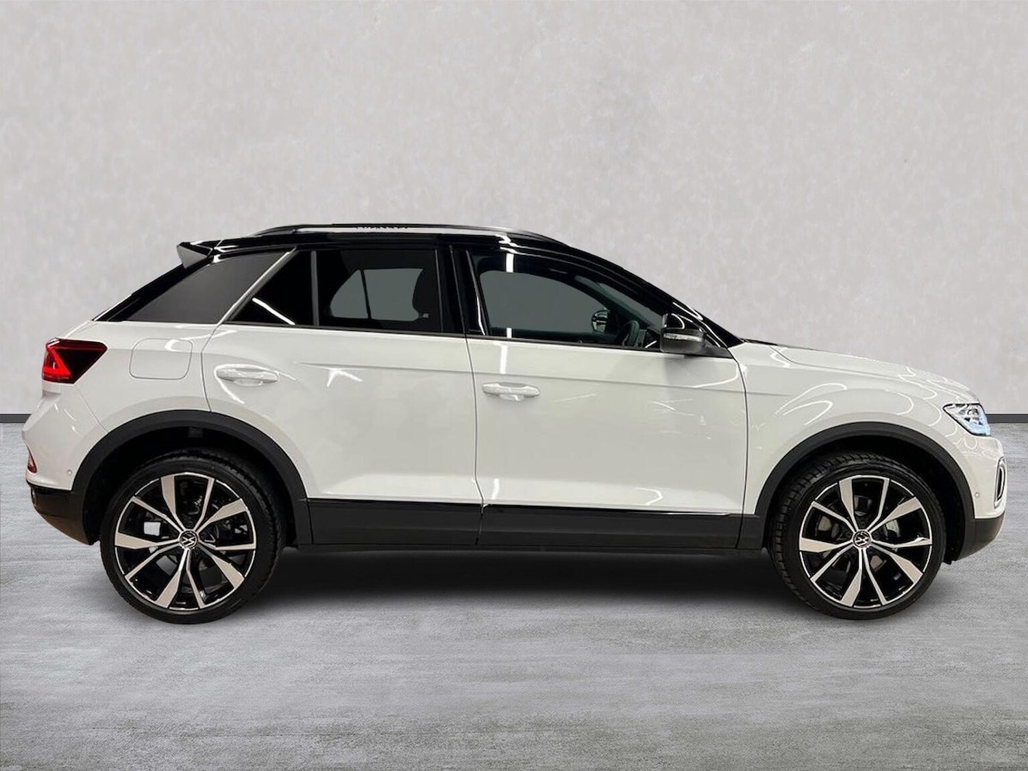 Used Volkswagen T-Roc 2026 for sale - 77639327: Photo 3