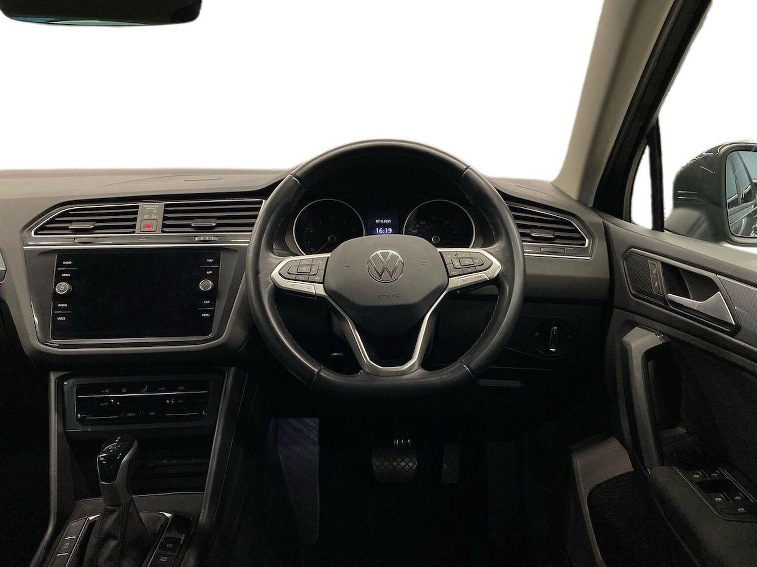 Used Volkswagen Tiguan 2022 for sale - 76526130: Photo 9