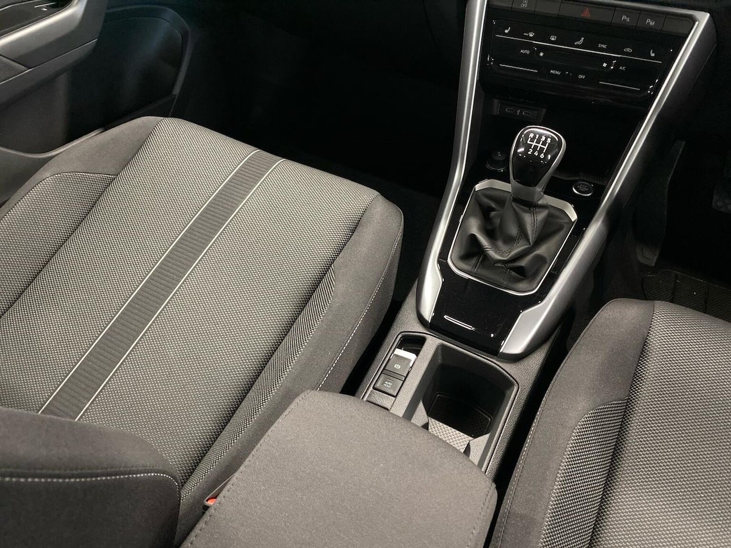 Used Volkswagen T-Roc 2025 for sale - 77916122: Photo 13