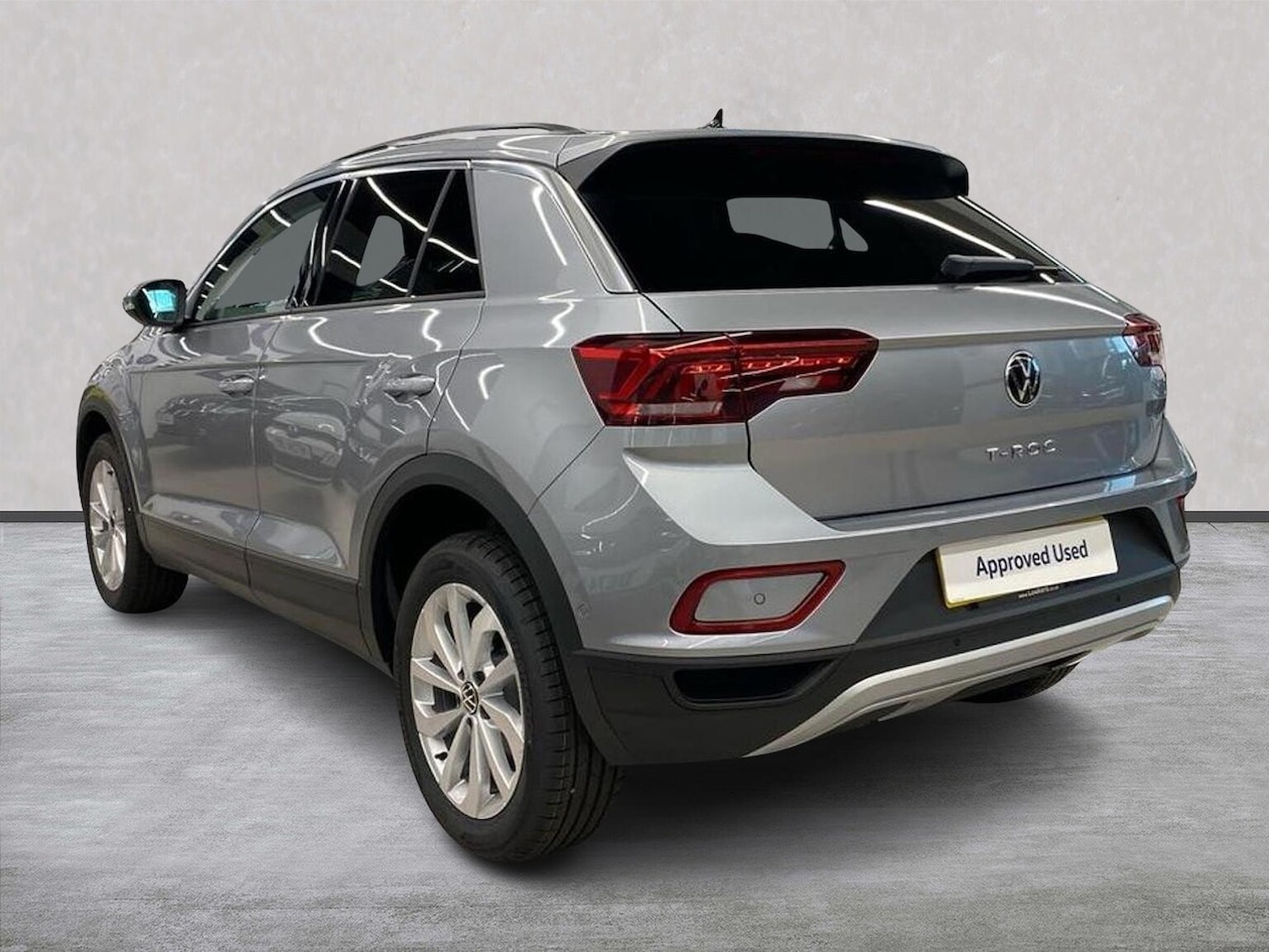 Used Volkswagen T-Roc 2025 for sale - 77916122: Photo 2