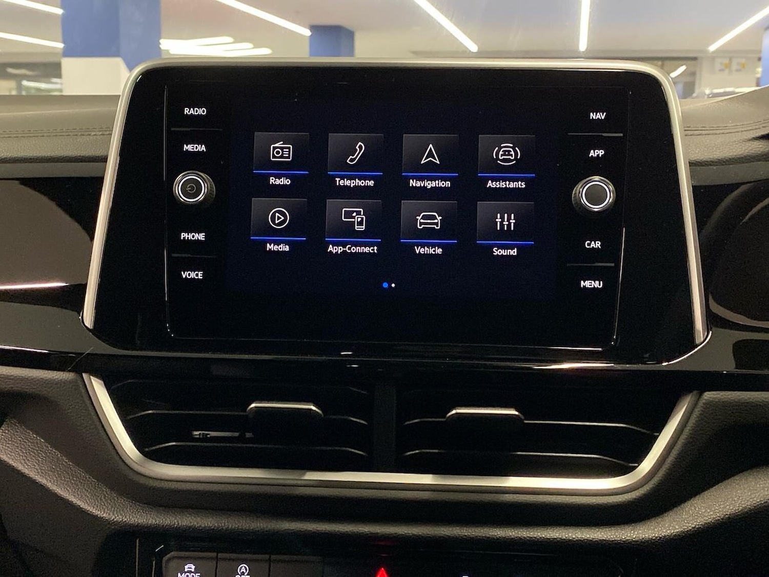 Used Volkswagen T-Roc 2025 for sale - 76536662: Photo 11