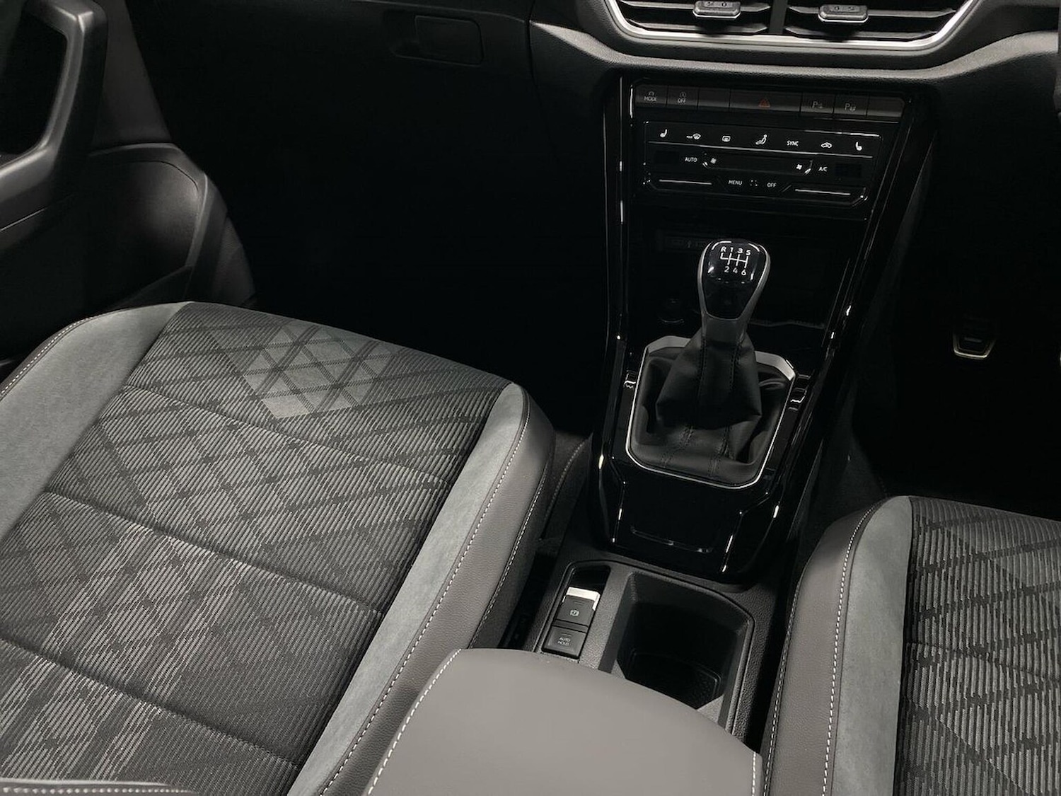 Used Volkswagen T-Roc 2025 for sale - 76536662: Photo 13