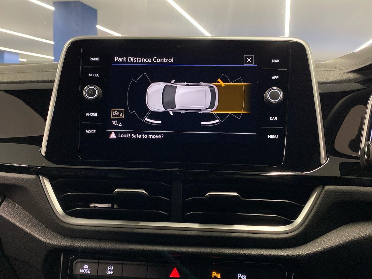 Used Volkswagen T-Roc 2025 for sale - 76536662: Photo 22