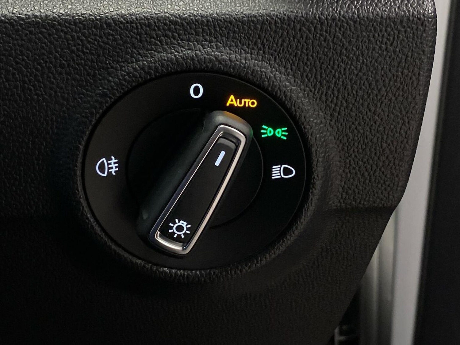 Used Volkswagen T-Roc 2025 for sale - 76536662: Photo 24