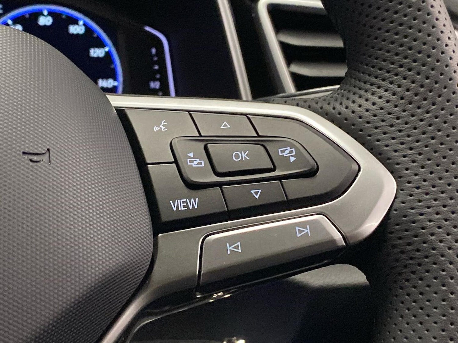 Used Volkswagen T-Roc 2025 for sale - 76536662: Photo 25