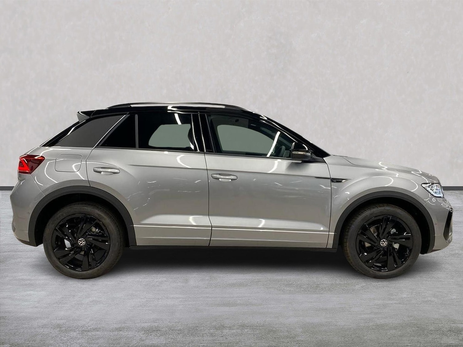 Used Volkswagen T-Roc 2025 for sale - 77639328: Photo 3