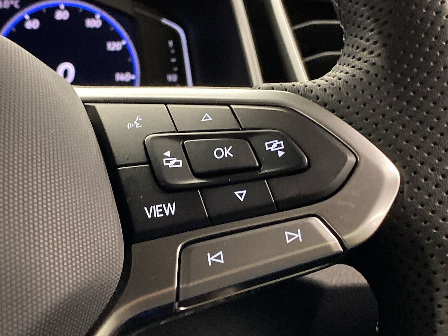 Used Volkswagen T-Roc 2025 for sale - 76526131: Photo 25