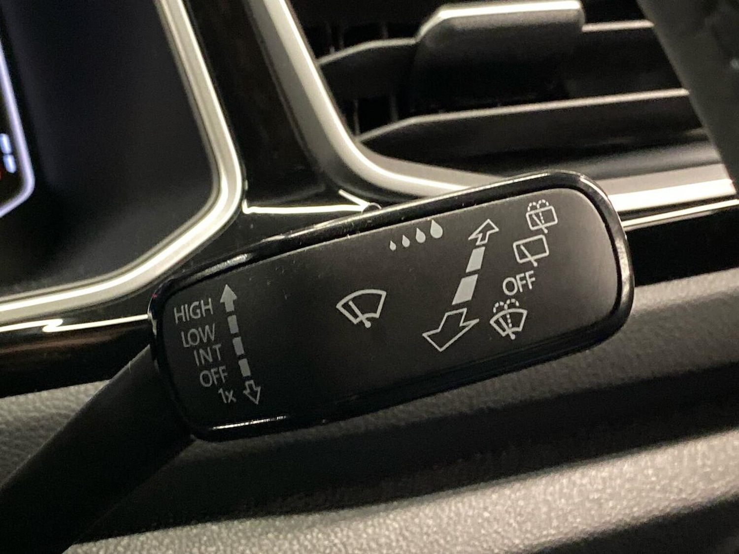 Used Volkswagen T-Roc 2025 for sale - 76526131: Photo 27