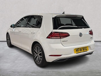 Used Volkswagen Golf 2018 for sale - 76331063: Photo 2