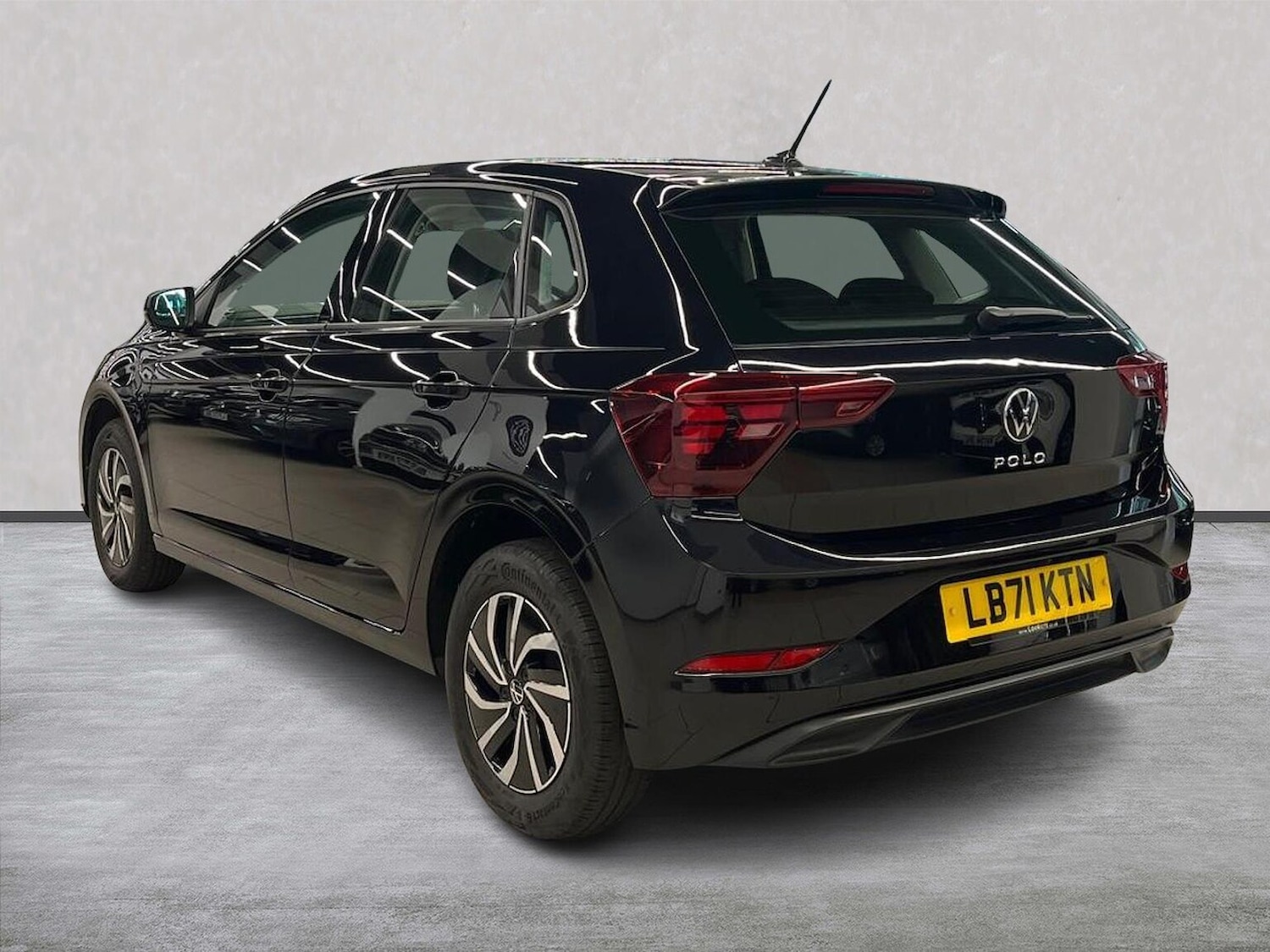 Used Volkswagen Polo 2021 for sale - 76477323: Photo 2