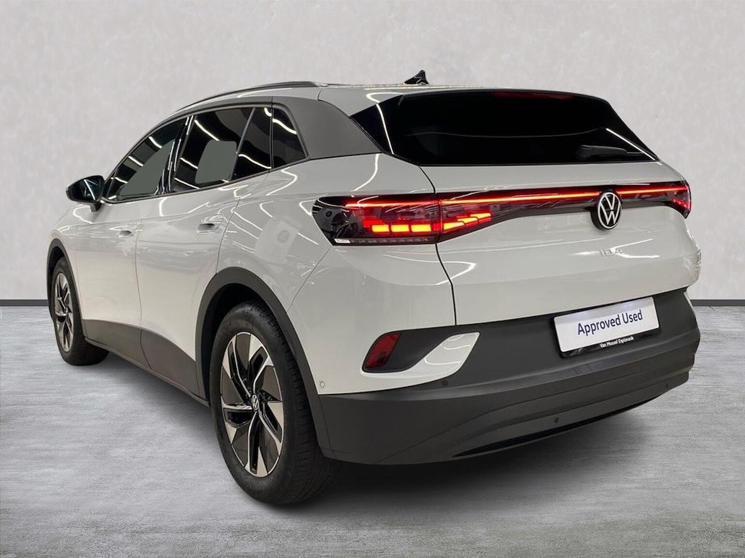 Used Volkswagen ID.4 2025 for sale - 76555444: Photo 2