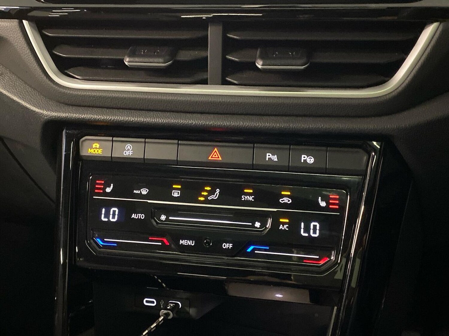 Used Volkswagen T-Roc 2025 for sale - 76292959: Photo 12