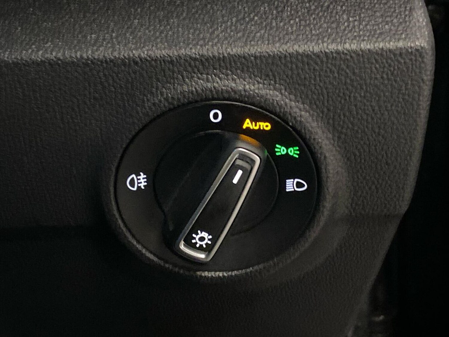 Used Volkswagen T-Roc 2025 for sale - 76292959: Photo 24