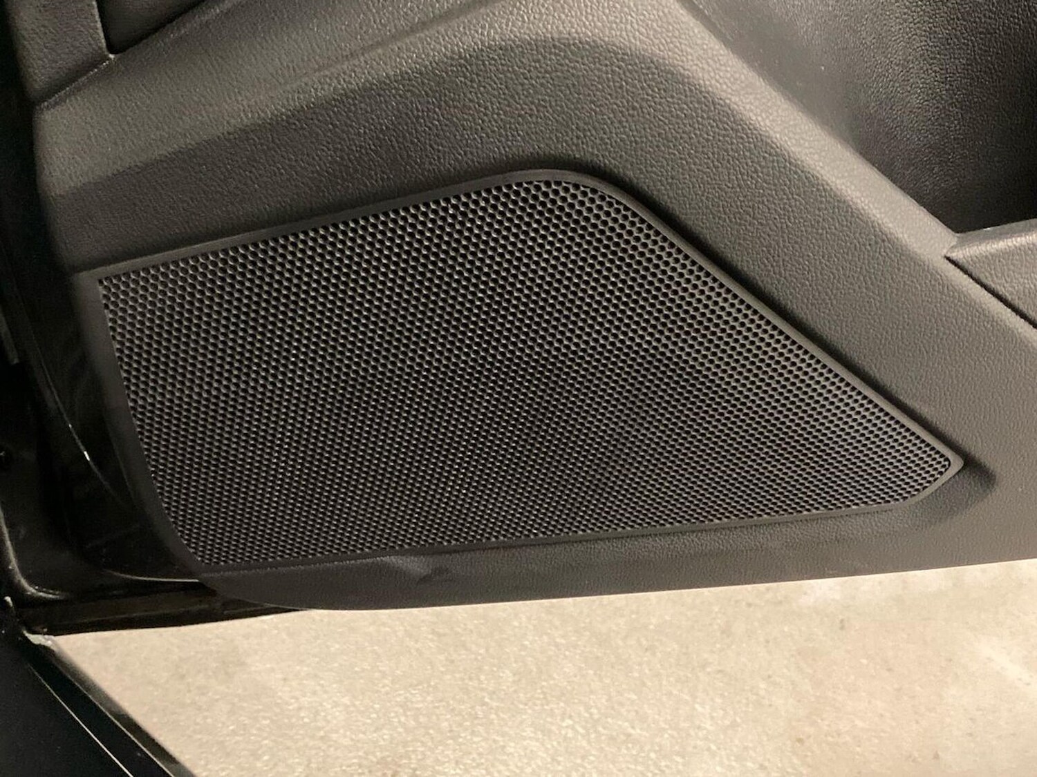 Used Volkswagen T-Roc 2025 for sale - 76292959: Photo 29