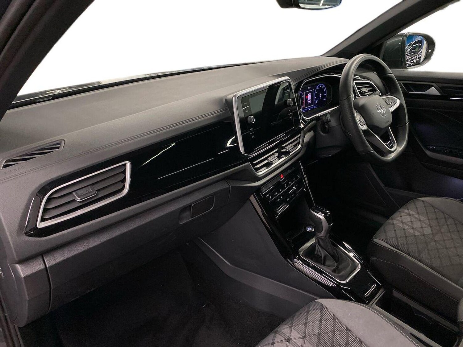 Used Volkswagen T-Roc 2025 for sale - 76292959: Photo 7