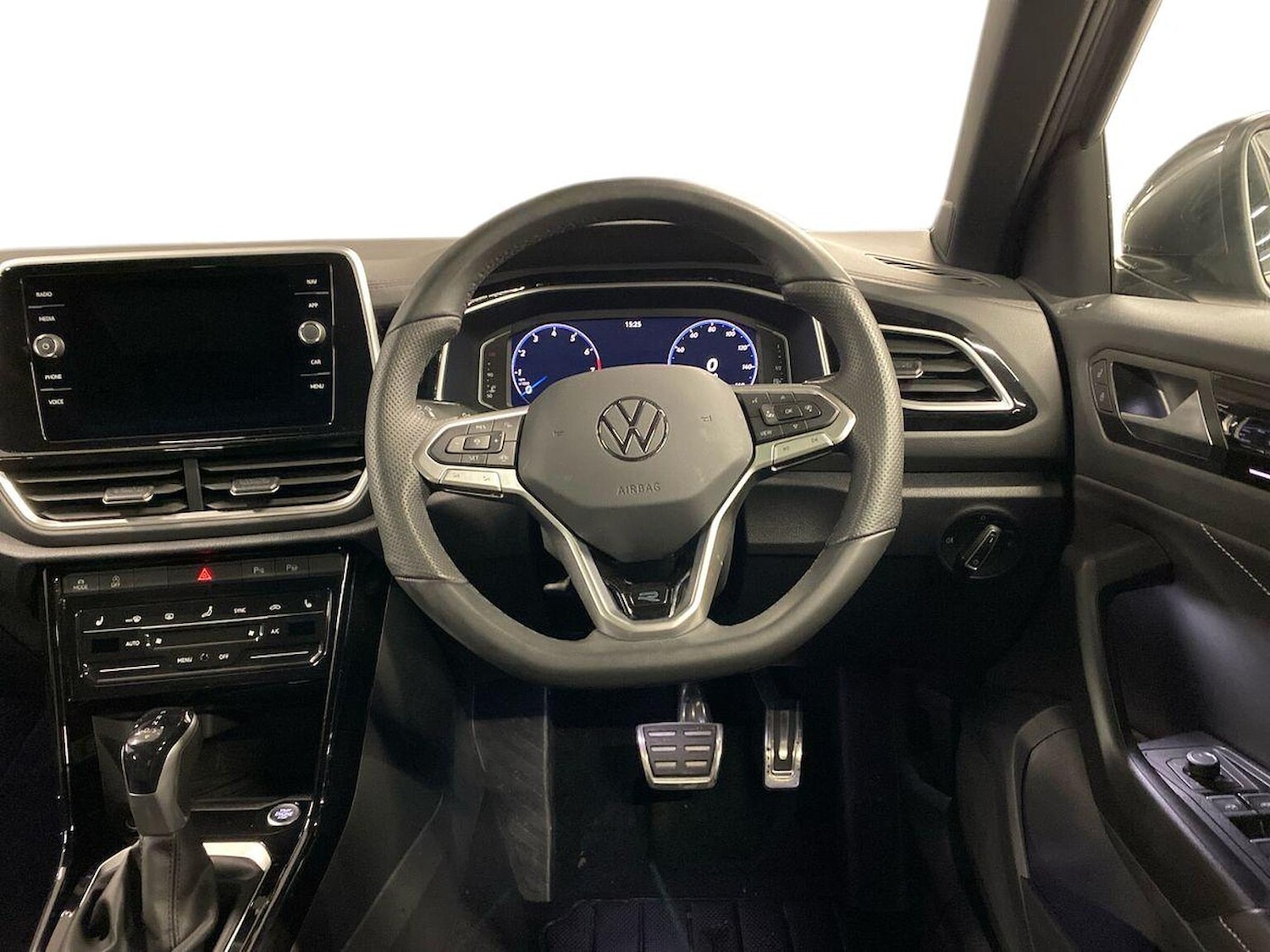 Used Volkswagen T-Roc 2025 for sale - 76292959: Photo 9