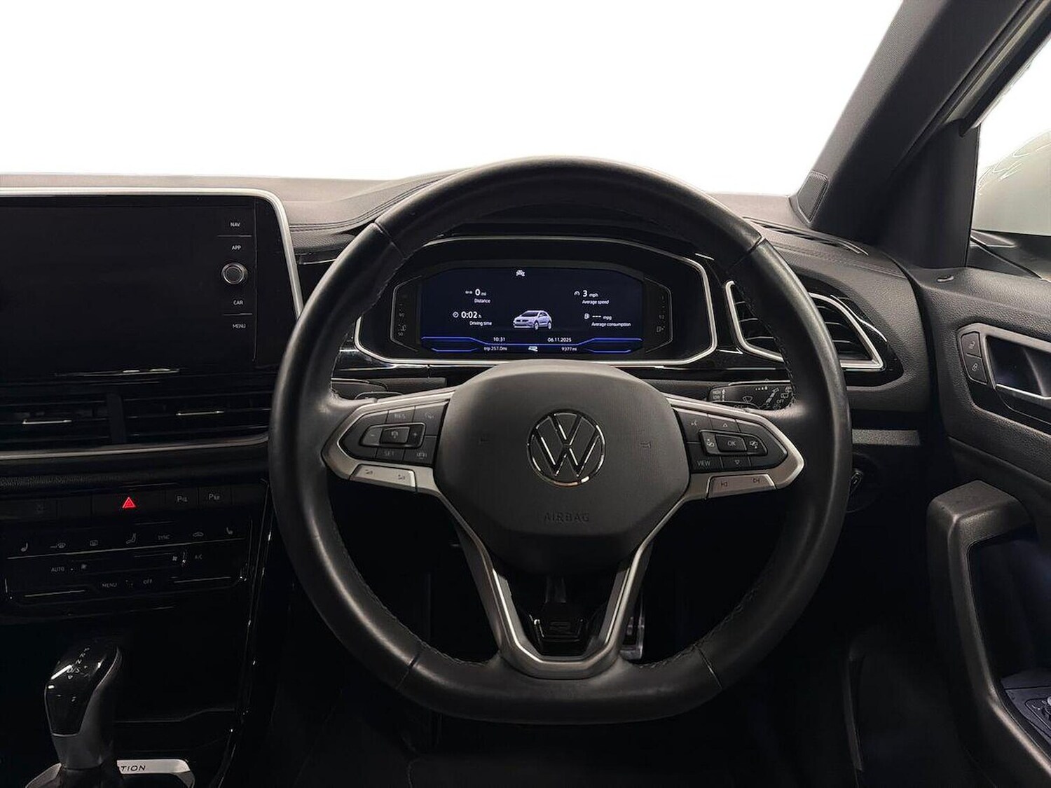 Used Volkswagen T-Roc 2023 for sale - 76497319: Photo 11