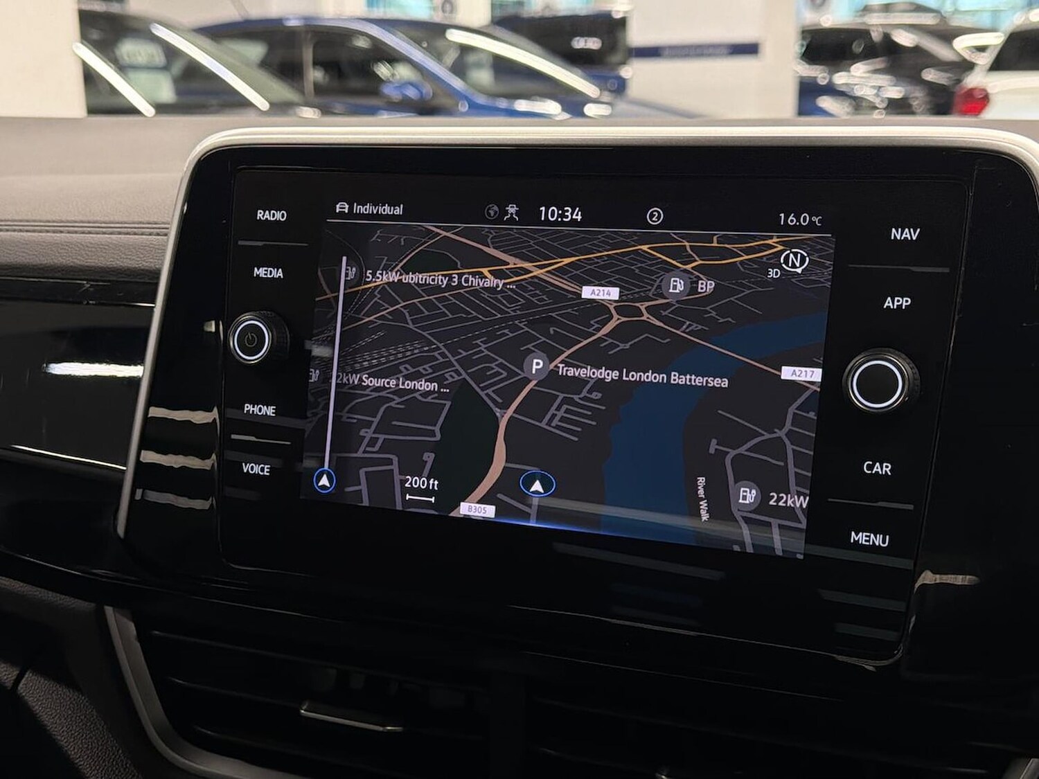 Used Volkswagen T-Roc 2023 for sale - 76497319: Photo 26