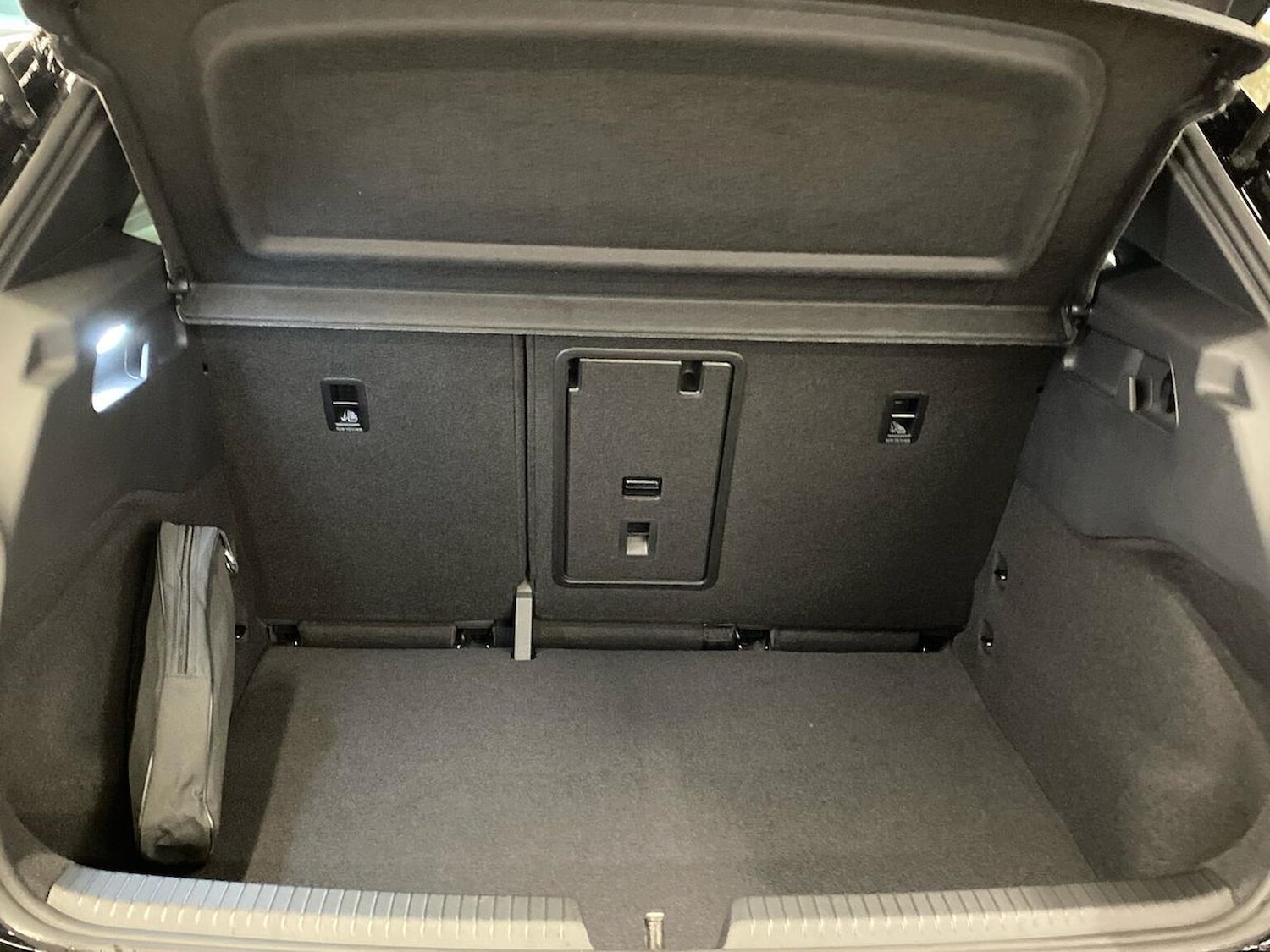 Used Volkswagen ID.3 2025 for sale - 77528838: Photo 17