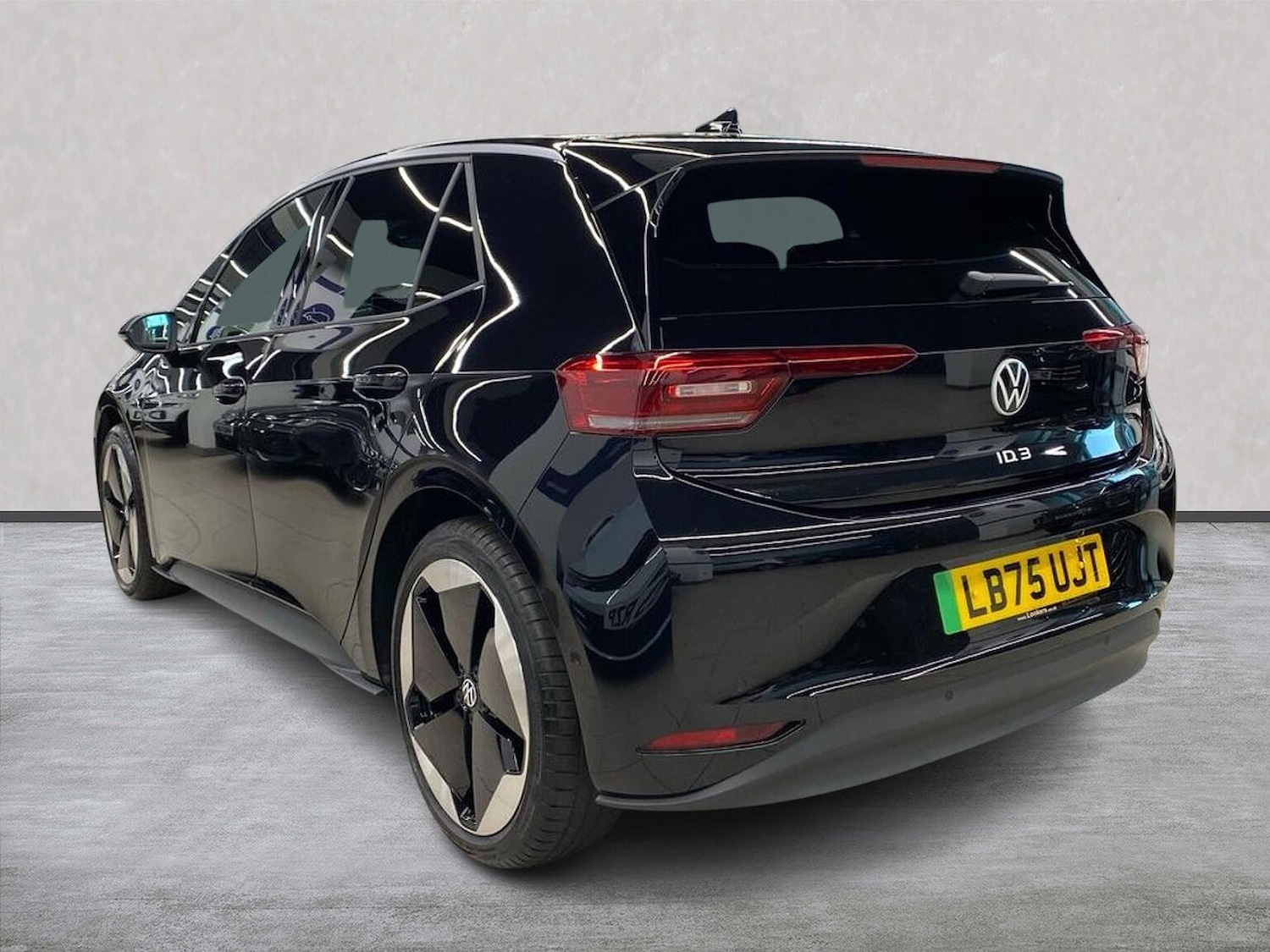 Used Volkswagen ID.3 2025 for sale - 77528838: Photo 2