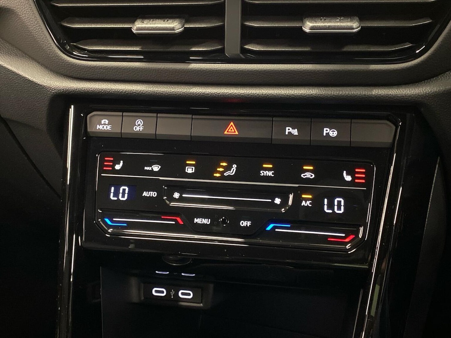 Used Volkswagen T-Roc 2025 for sale - 76699396: Photo 12