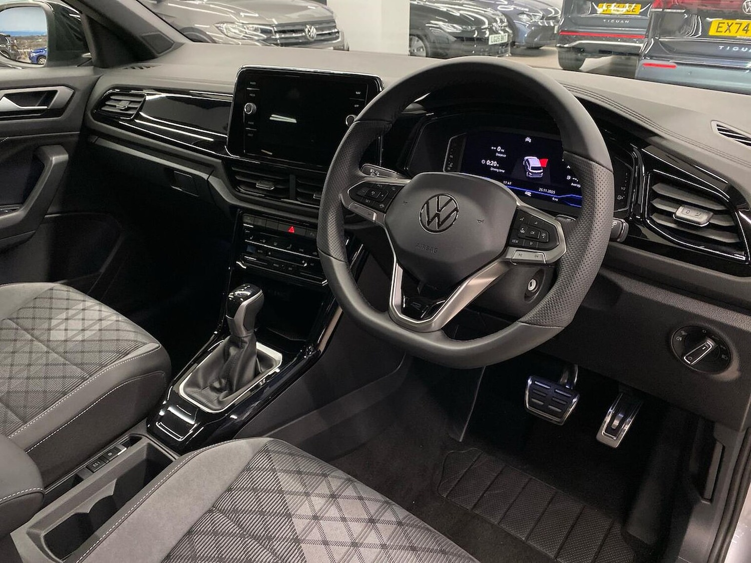 Used Volkswagen T-Roc 2025 for sale - 76699396: Photo 15