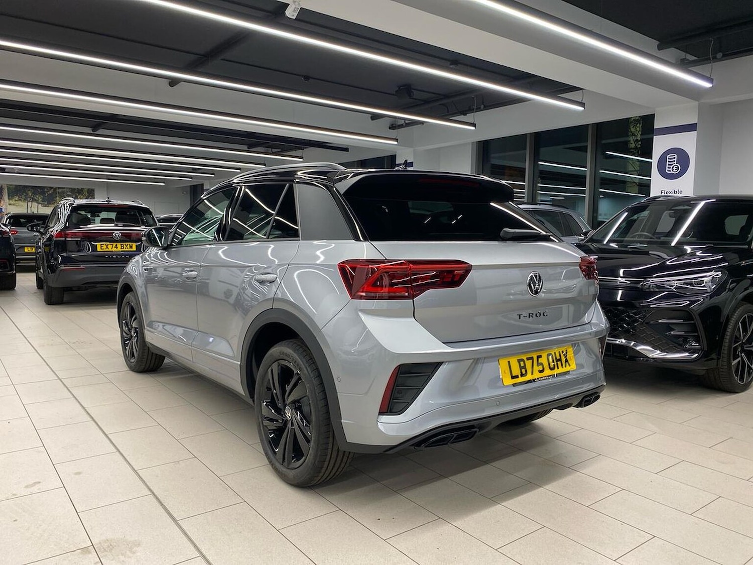 Used Volkswagen T-Roc 2025 for sale - 76699396: Photo 2