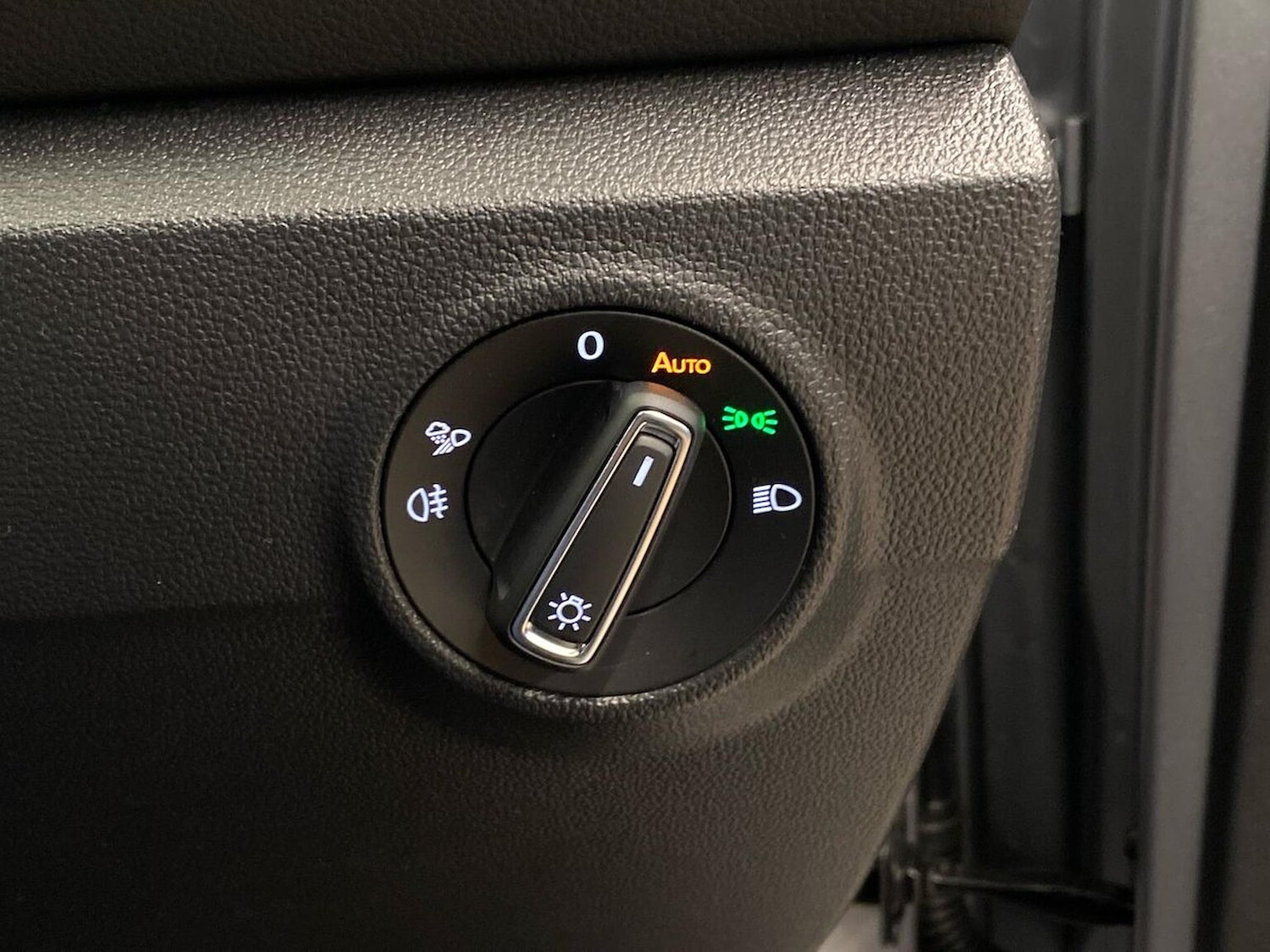 Used Volkswagen T-Roc 2025 for sale - 76699396: Photo 24