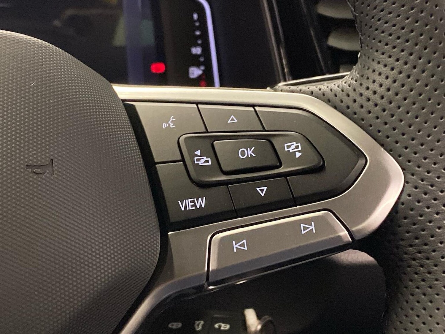 Used Volkswagen T-Roc 2025 for sale - 76699396: Photo 25