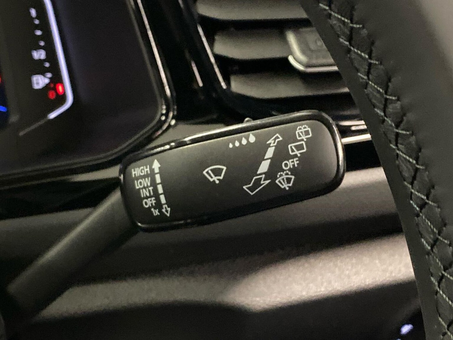 Used Volkswagen T-Roc 2025 for sale - 76699396: Photo 27