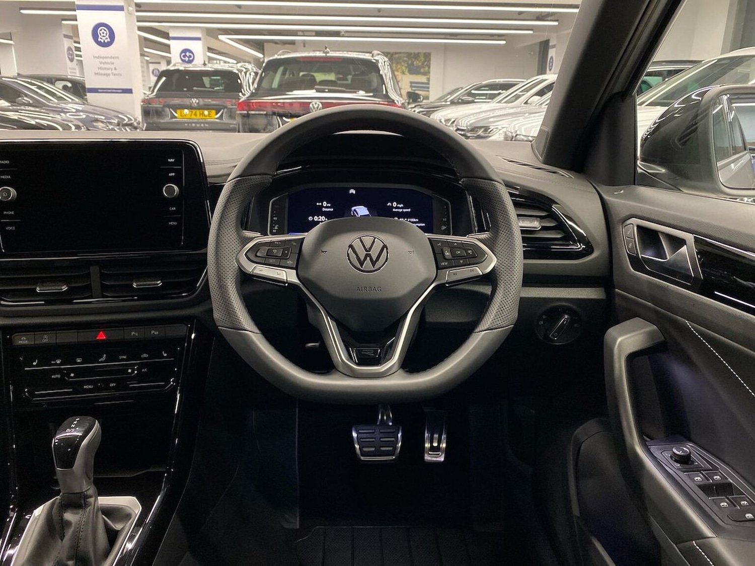 Used Volkswagen T-Roc 2025 for sale - 76699396: Photo 9