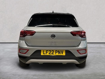 Used Volkswagen T-Roc 2022 for sale - 75766751: Photo