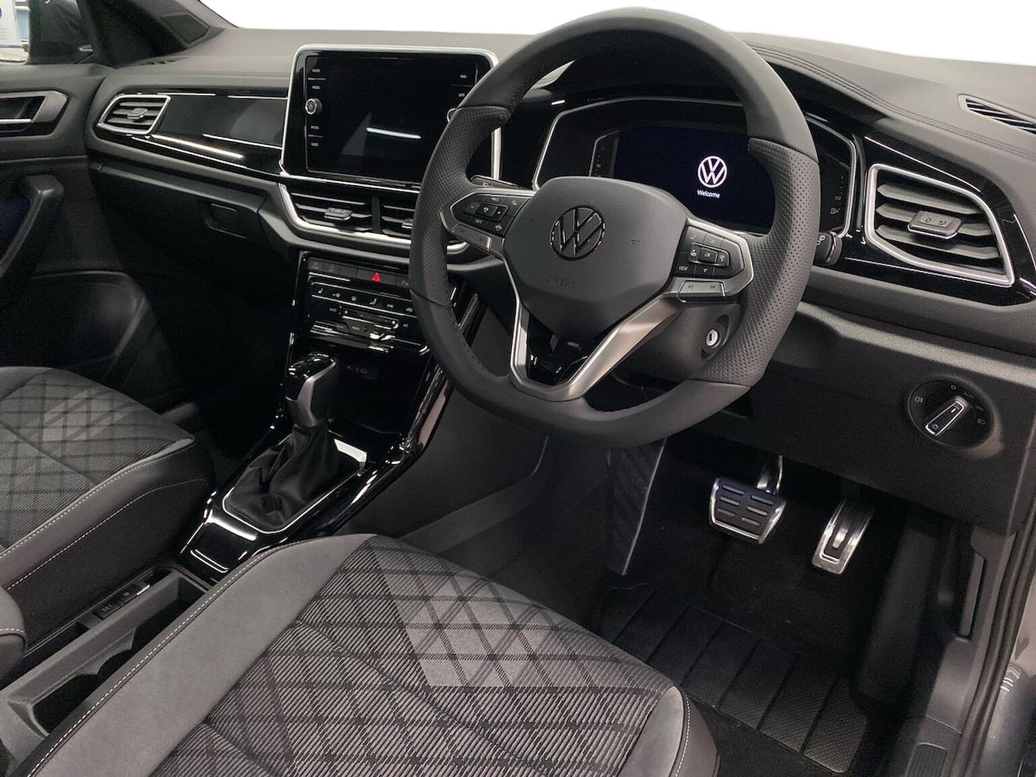 Used Volkswagen T-Roc 2025 for sale - 76449575: Photo 15