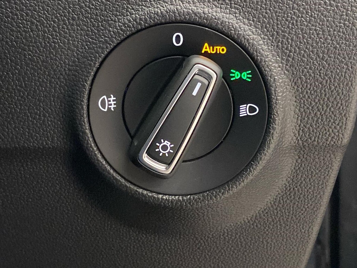 Used Volkswagen T-Roc 2025 for sale - 76449575: Photo 24