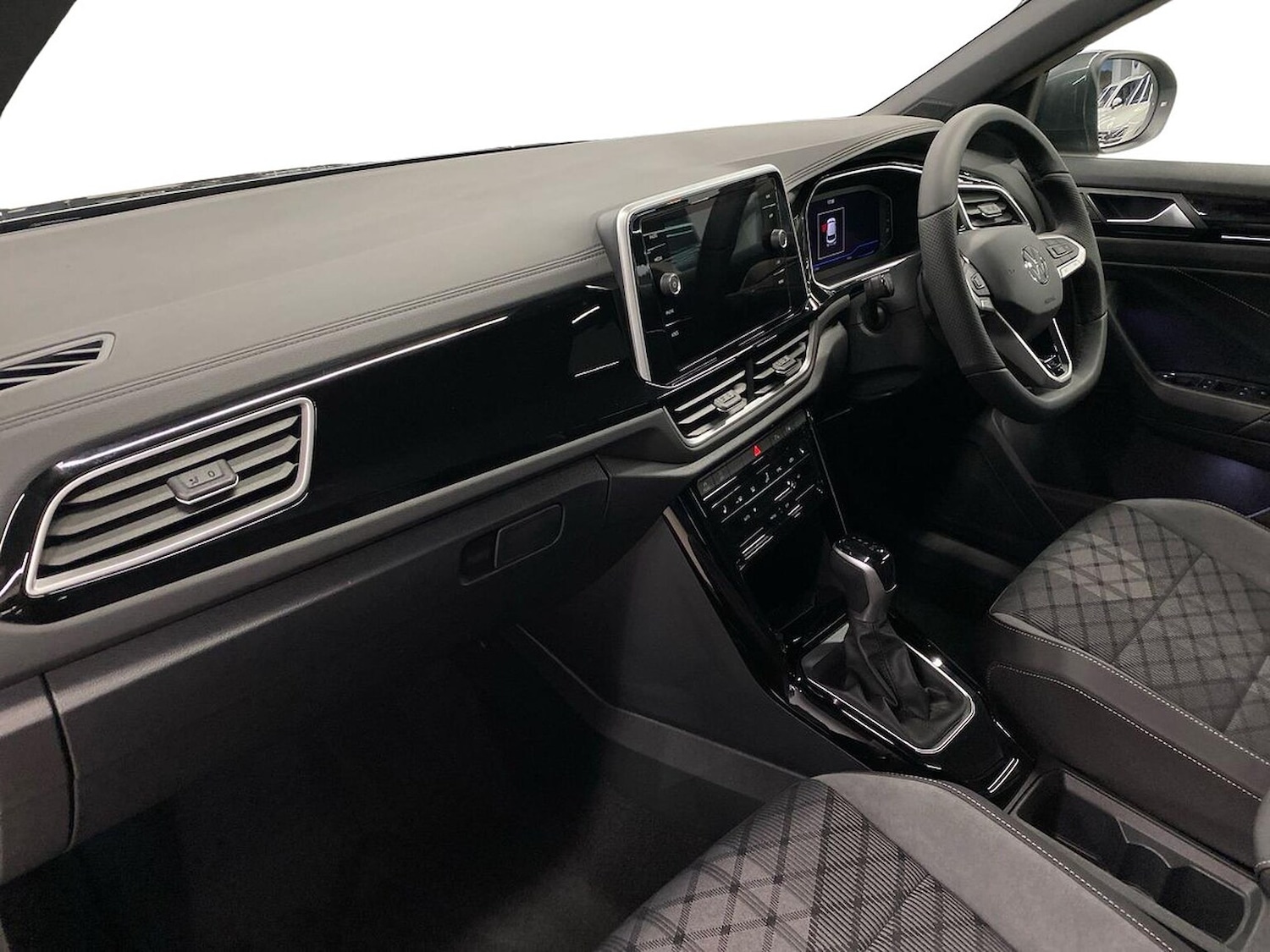 Used Volkswagen T-Roc 2025 for sale - 76449575: Photo 7