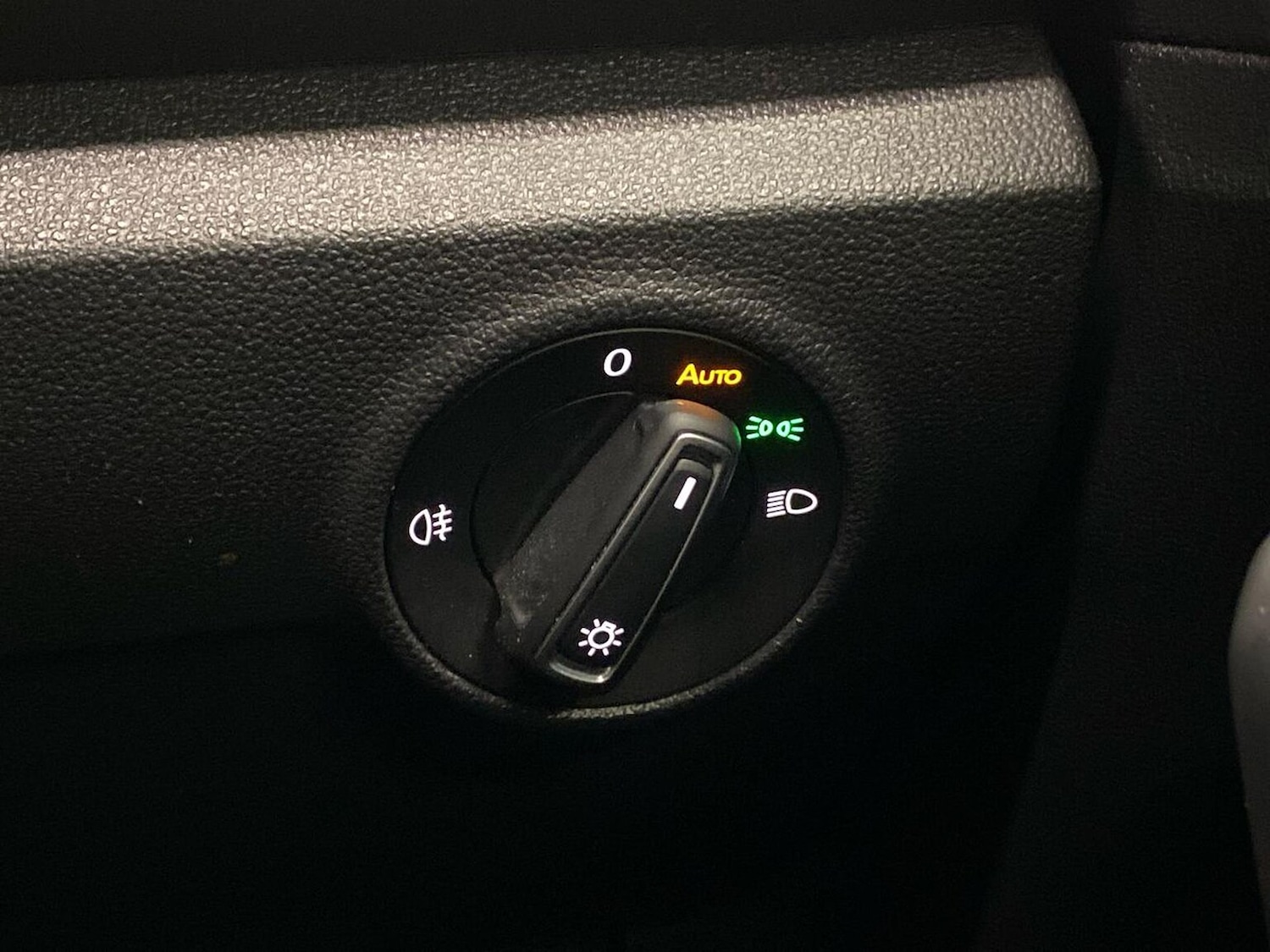 Used Volkswagen T-Roc 2019 for sale - 77846729: Photo 22