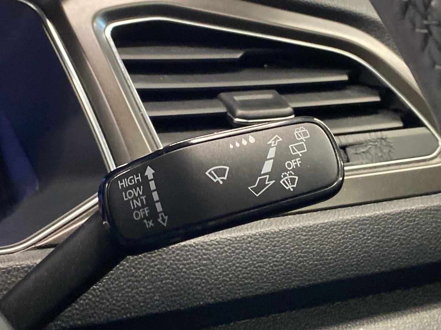 Used Volkswagen T-Roc 2019 for sale - 77846729: Photo 27