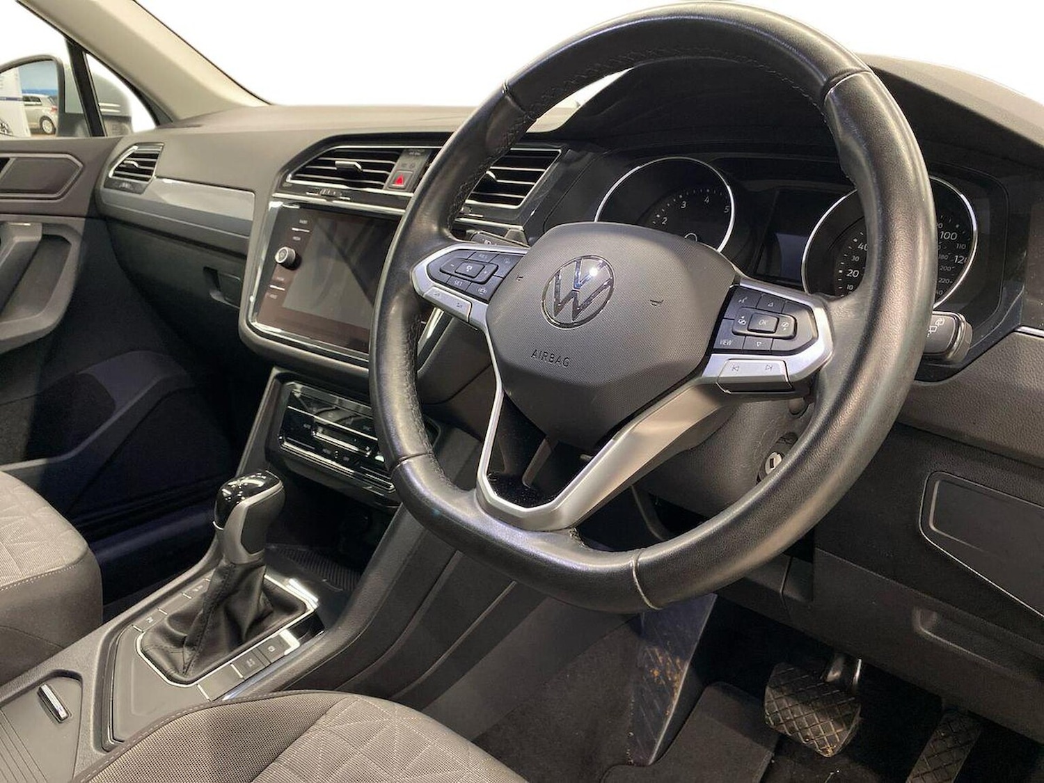 Used Volkswagen Tiguan 2023 for sale - 76905075: Photo 15