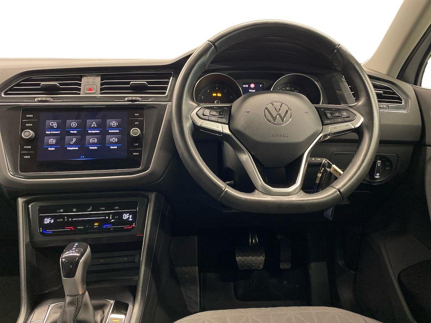 Used Volkswagen Tiguan 2023 for sale - 76905075: Photo 9