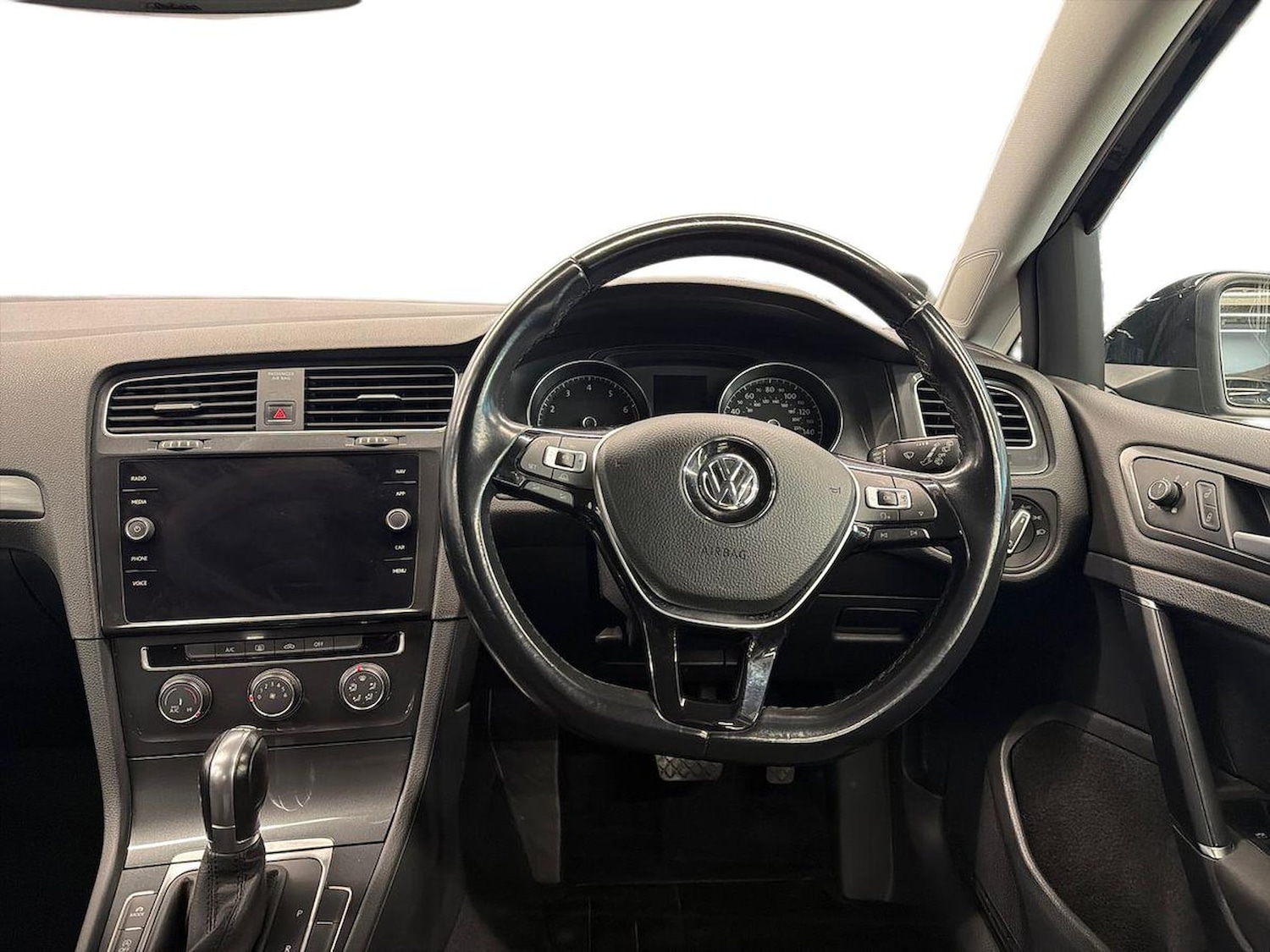Used Volkswagen Golf 2018 for sale - 78195146: Photo 9