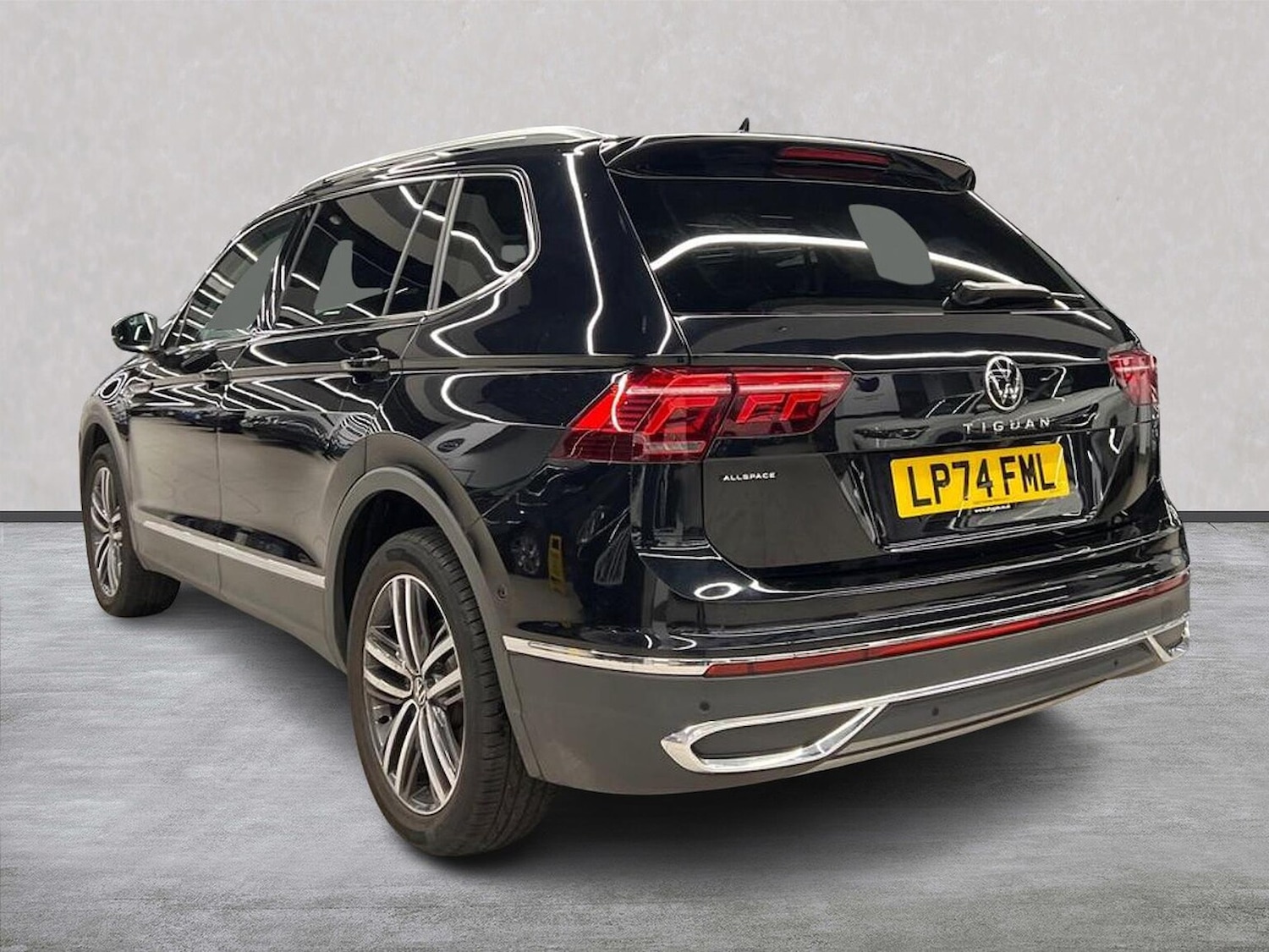 Used Volkswagen Tiguan Allspace 2025 for sale - 76555446: Photo 2