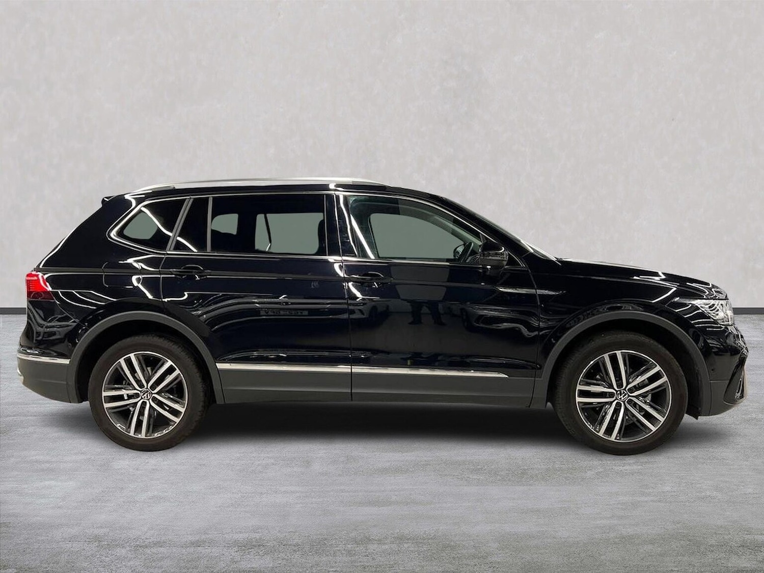 Used Volkswagen Tiguan Allspace 2025 for sale - 76555446: Photo 3