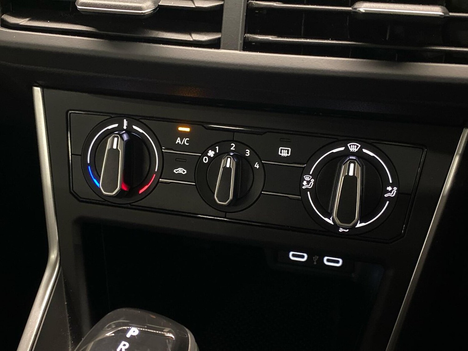 Used Volkswagen Polo 2024 for sale - 77635483: Photo 12