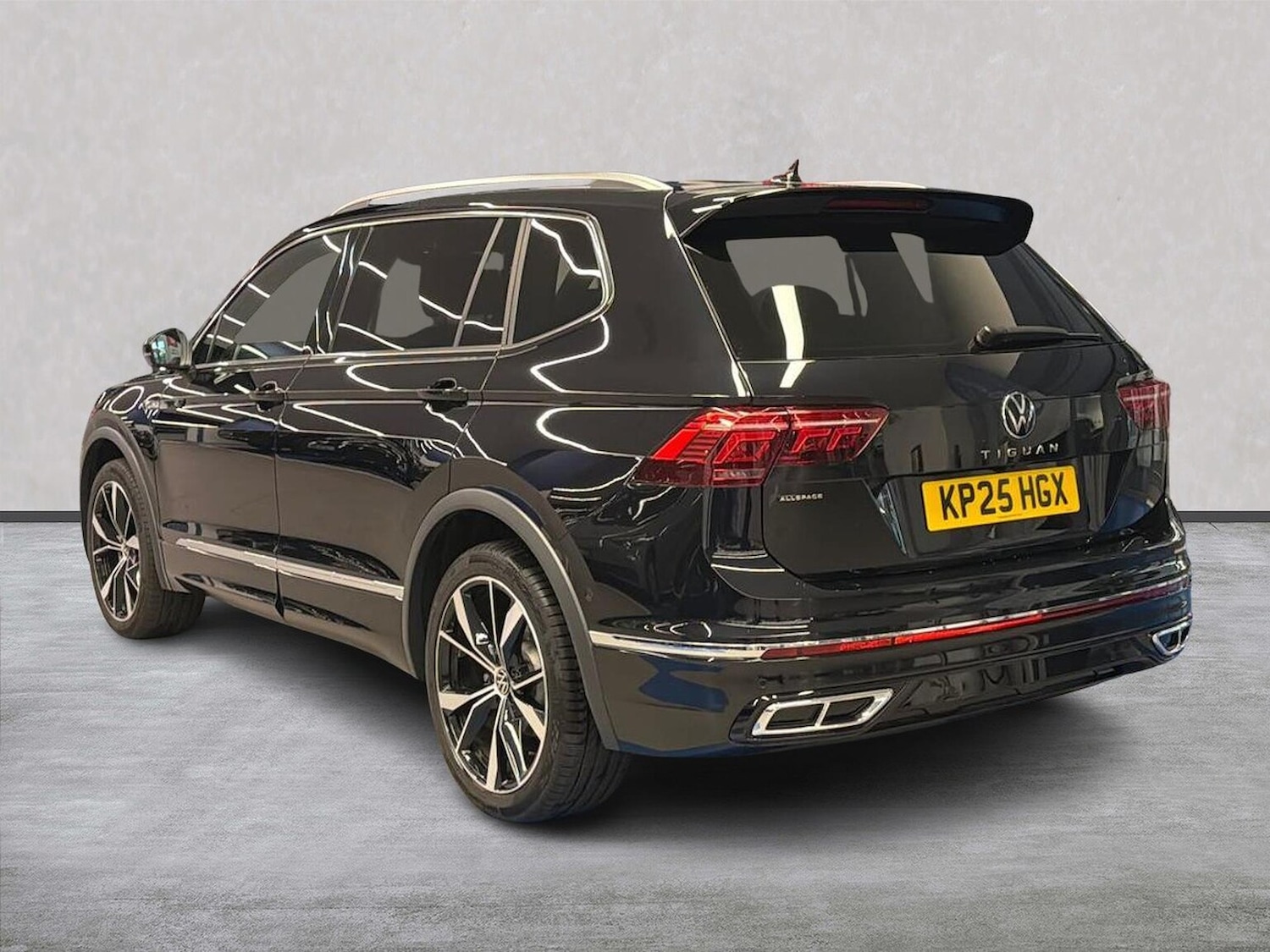 Used Volkswagen Tiguan Allspace 2025 for sale - 76292953: Photo 2