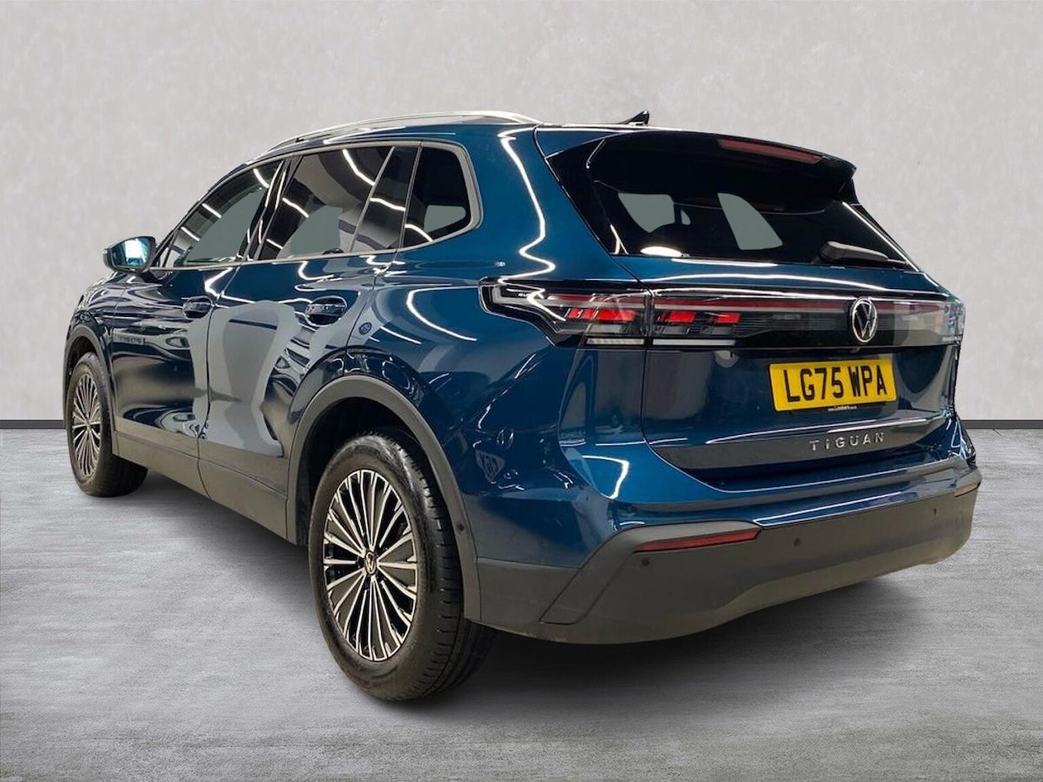 Used Volkswagen Tiguan 2025 for sale - 78026151: Photo 2