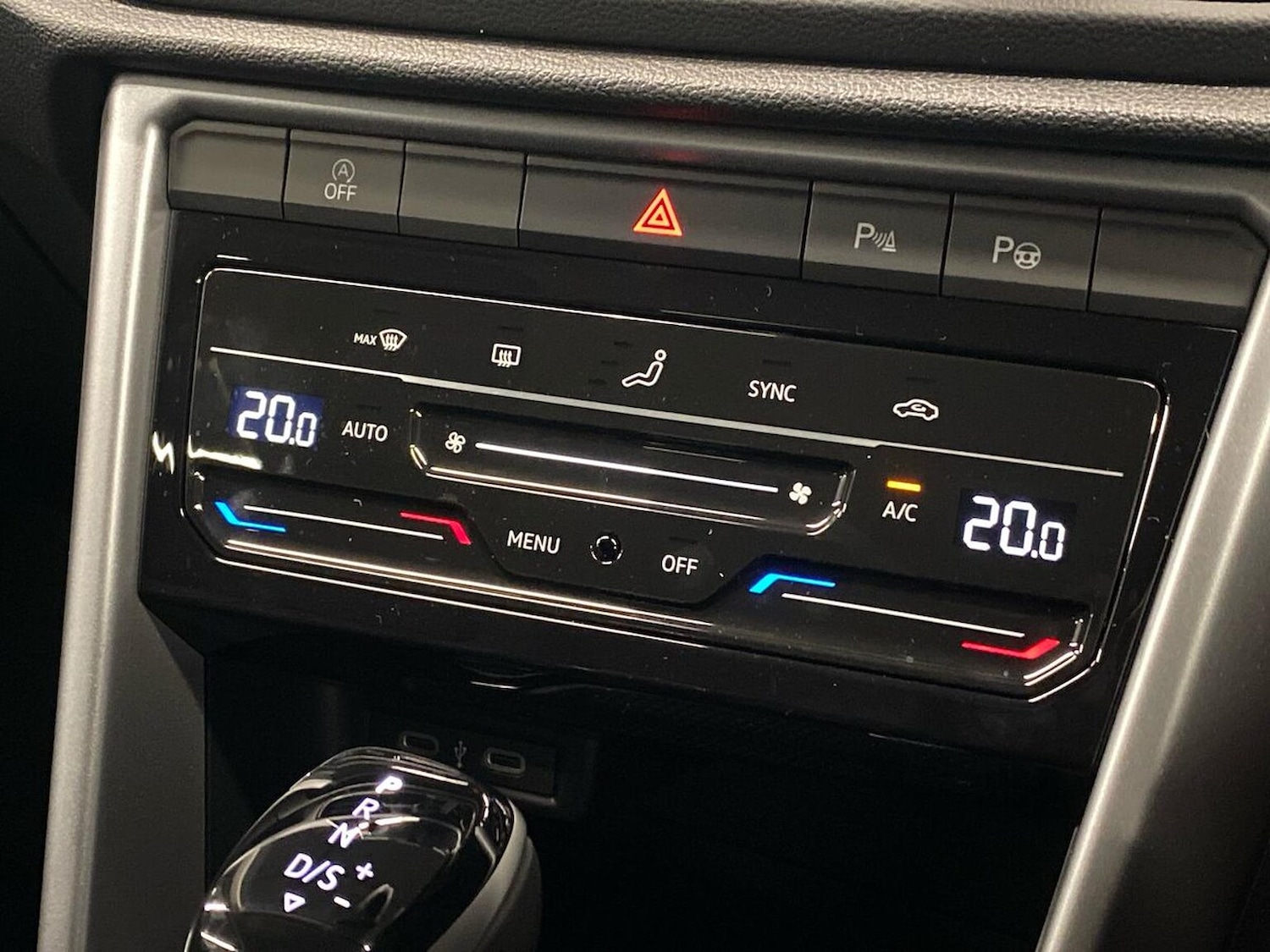 Used Volkswagen T-Roc 2026 for sale - 77901600: Photo 12