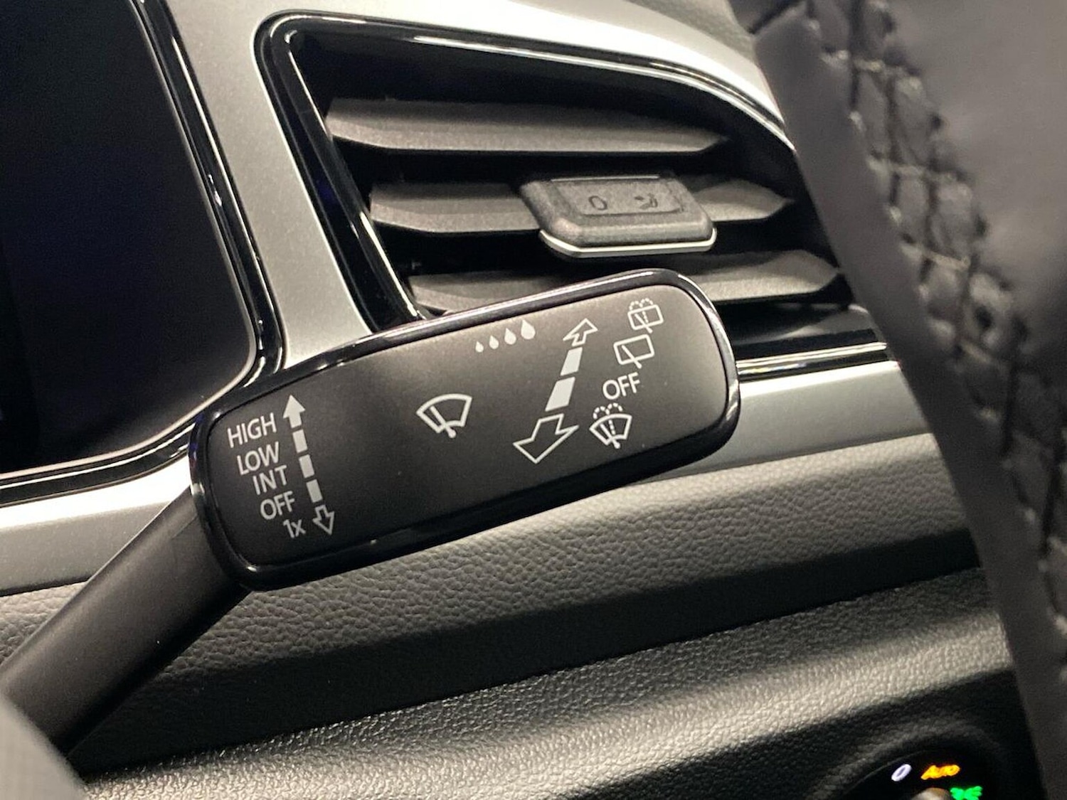 Used Volkswagen T-Roc 2026 for sale - 77901600: Photo 27