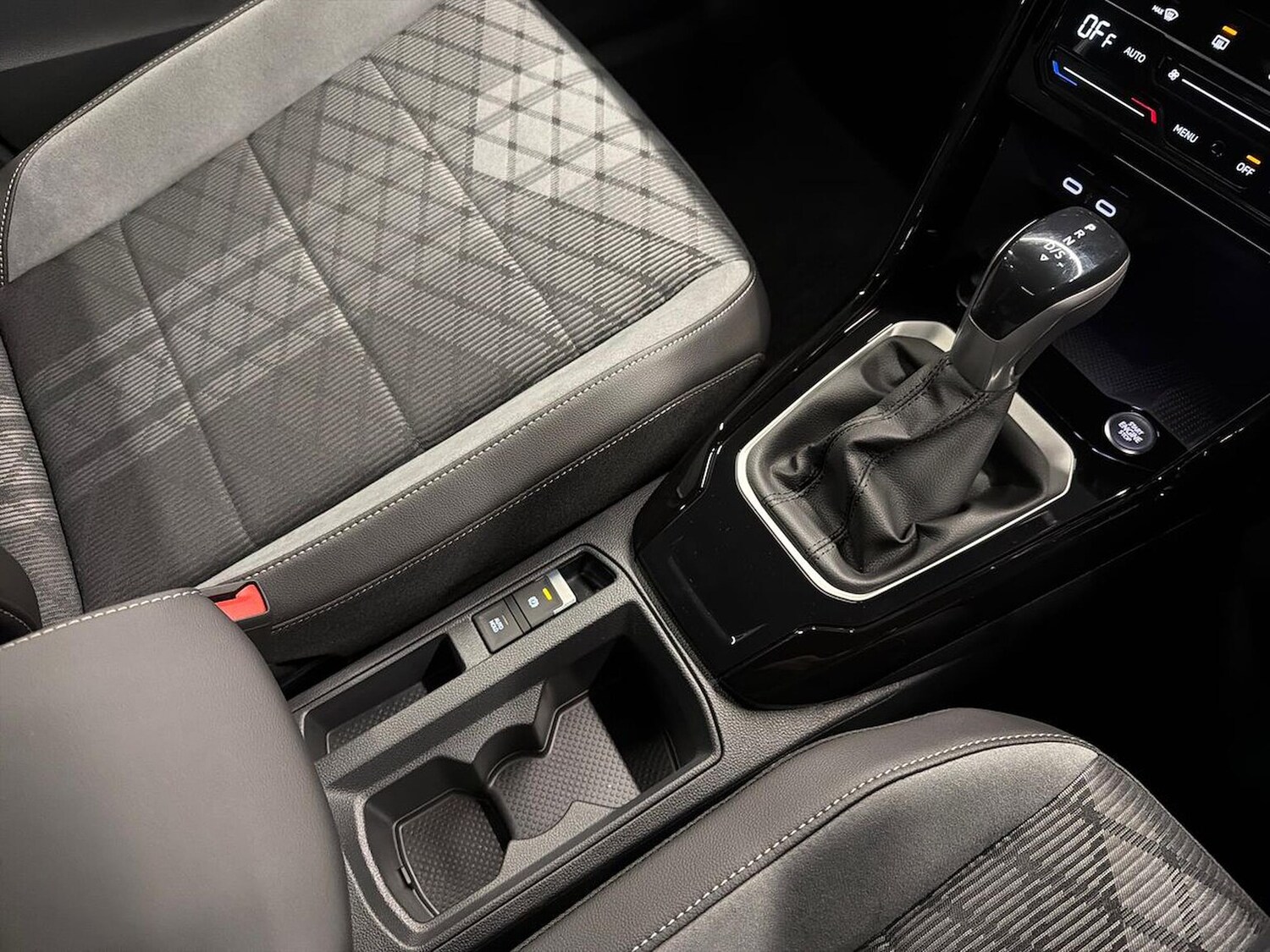 Used Volkswagen T-Roc 2025 for sale - 77487804: Photo 13